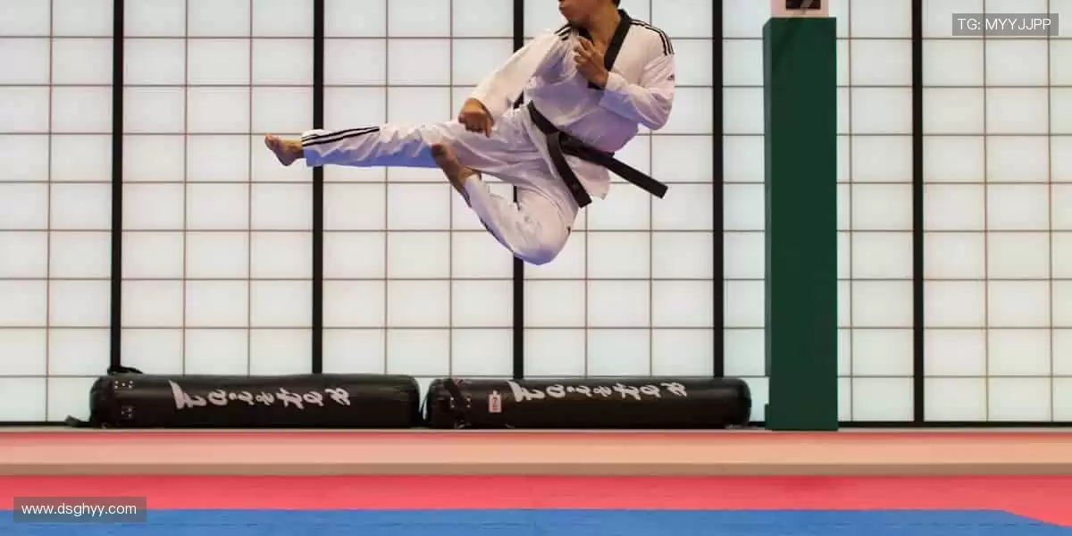 个性定制,独一无二!🎨👟 用你的故事,打造专属运动装备!